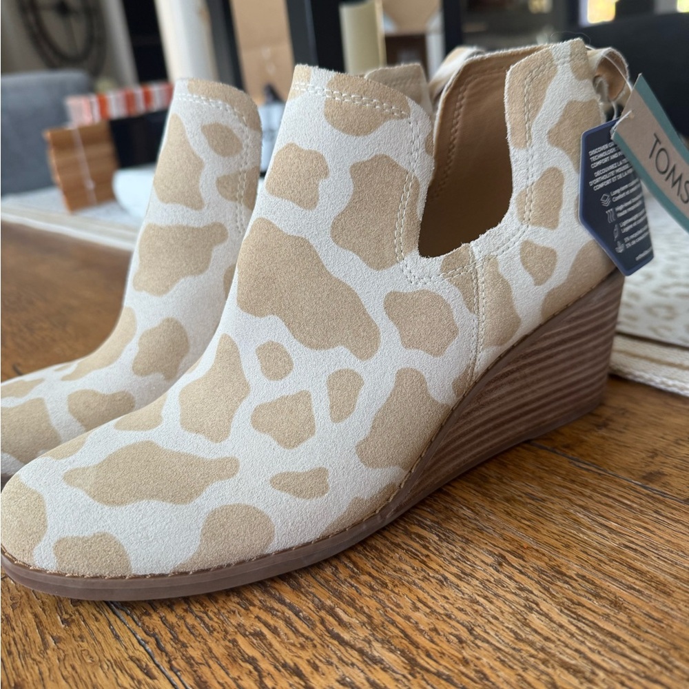 TOMS Beige and Cream Wedge Booties